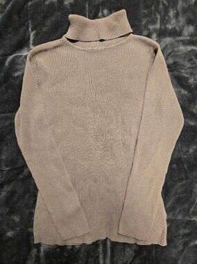Claiborne Ribbed Knit Sweater in Taupe